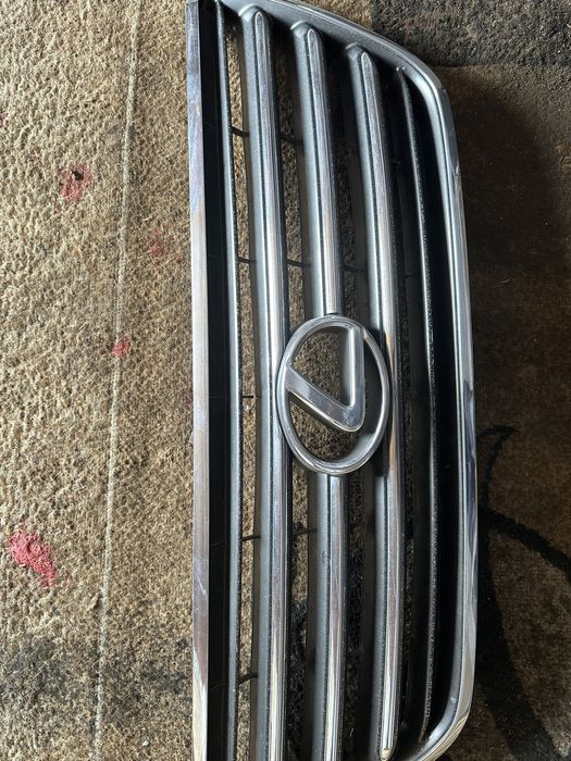 Продам решетку и туманки