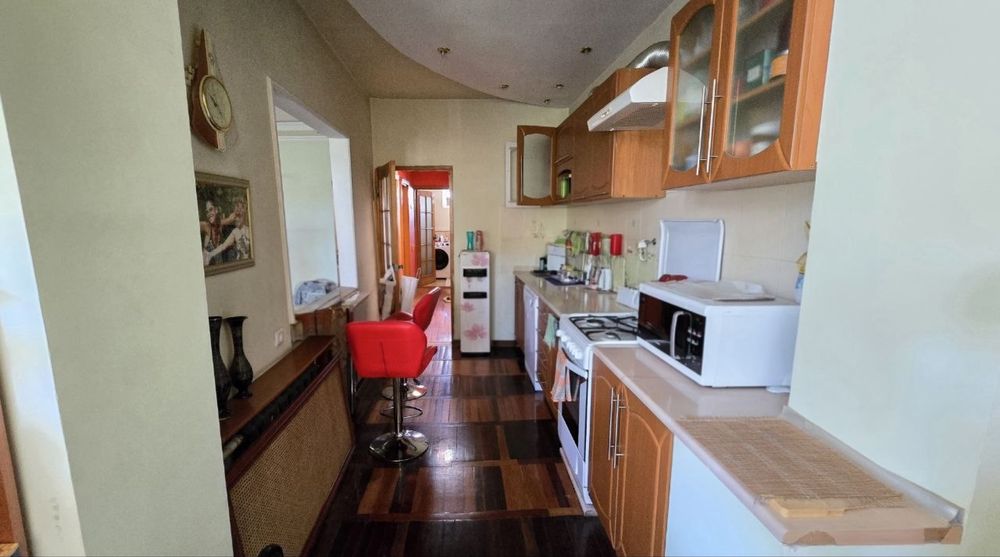 Катта Дархан 4/4/4 кирпич 77 серия 100 кв.м. Среднее состояни