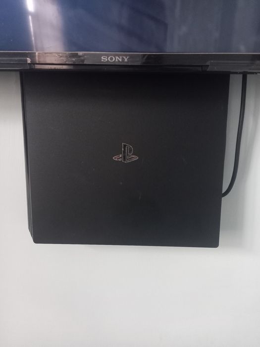 Прошитая Sony Ps 4 pro 1тб!