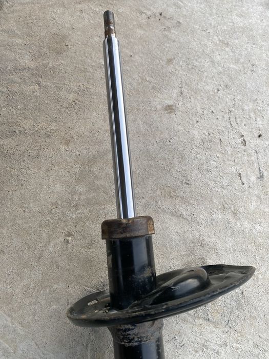 Камри 40,45 амартизатор