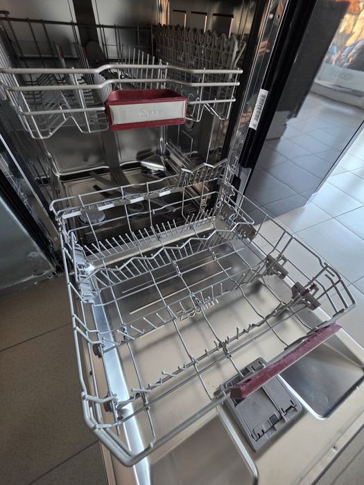 Съдомиялна за пълно вграждане Neff