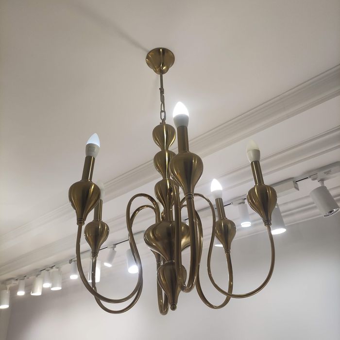 Люстры и светильники