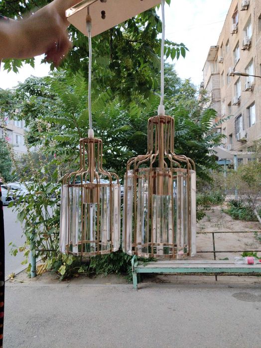 Продам люструдля коридора