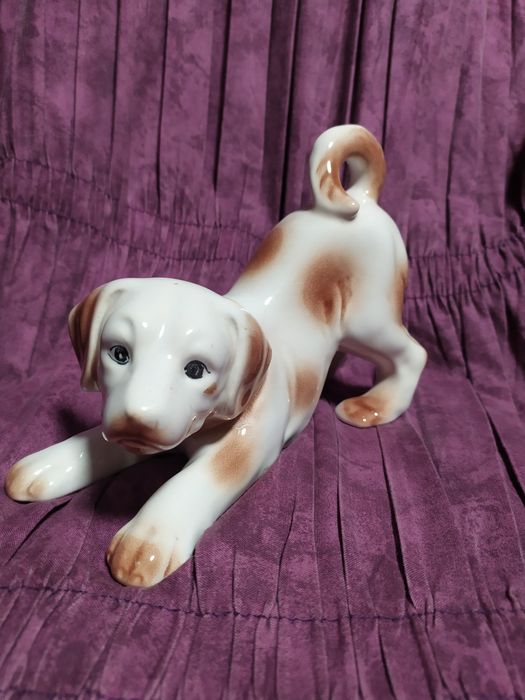 Антикварна порцеланова статуетка на куче - Румъния 1958 г. рядък екз.
