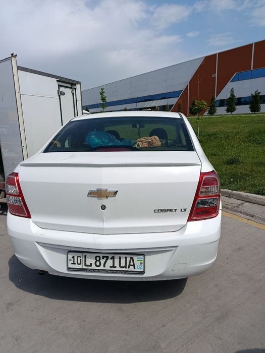 Кобальт ок рангли, сотилади, продаёт