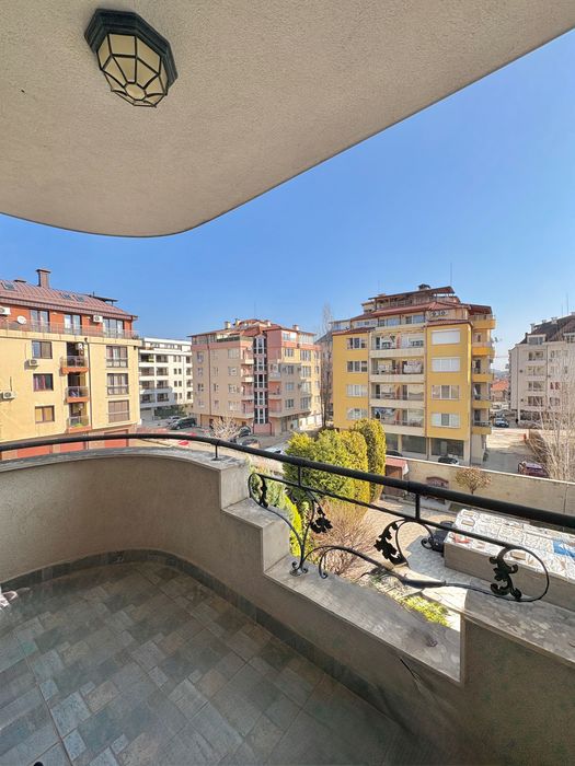 Продавам Двустаен обзаведен до НБУ