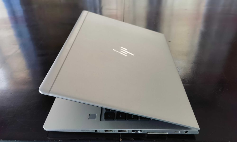 Продавам Гаранционнен HP EliteBook 745/IPSматFHDсKам/8x2ghzThr/ssd256gb/8gb/ATIVega8/СвКв/5чБат