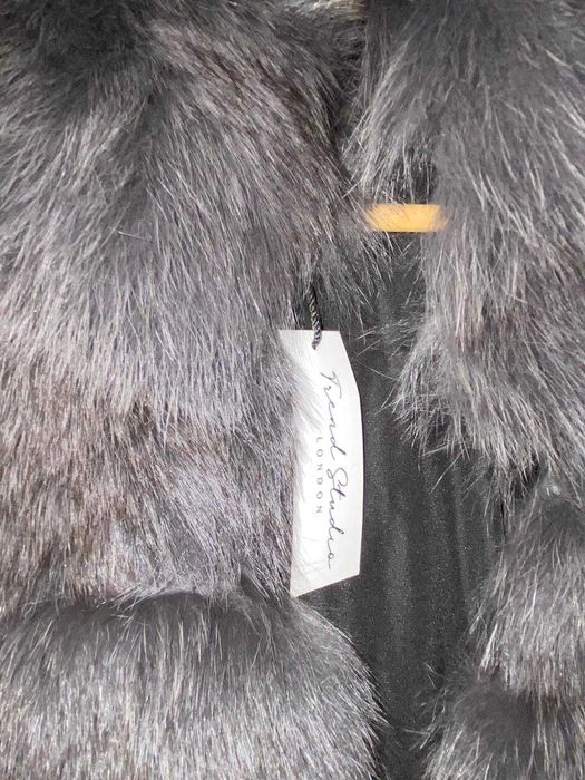 Haina din blana 100% naturala de vulpe.