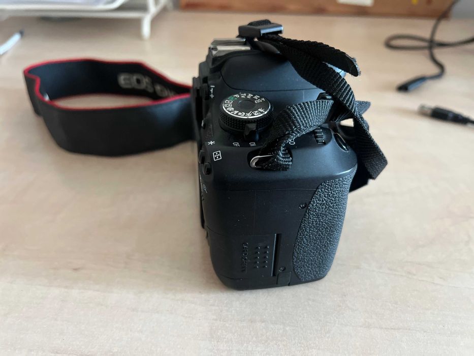 De vanzare Camera foto Canon 600d impecabil - merita vazut
