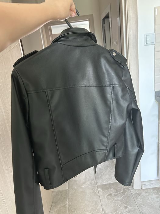 Черно кожено яке