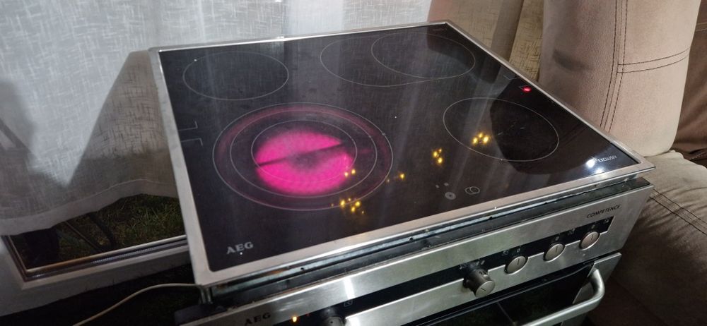 Cuptor electric cu plita incorporabile