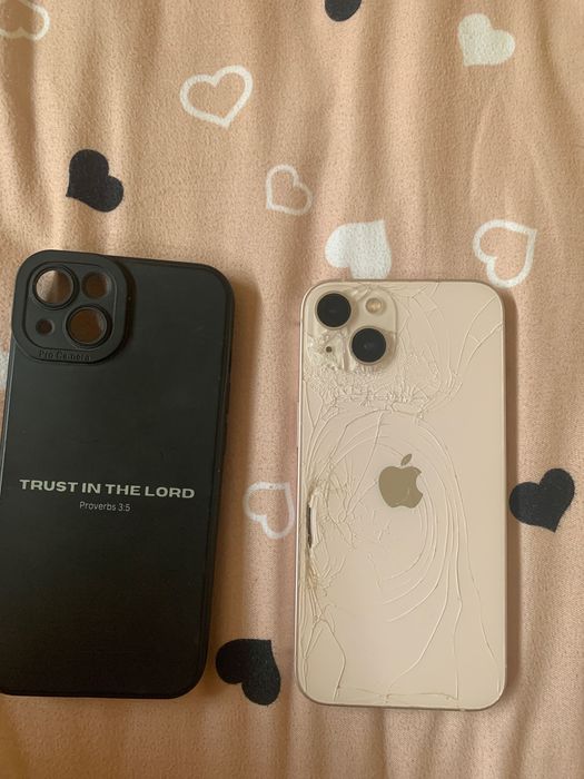 Vând iPhone treișpe pentru piese