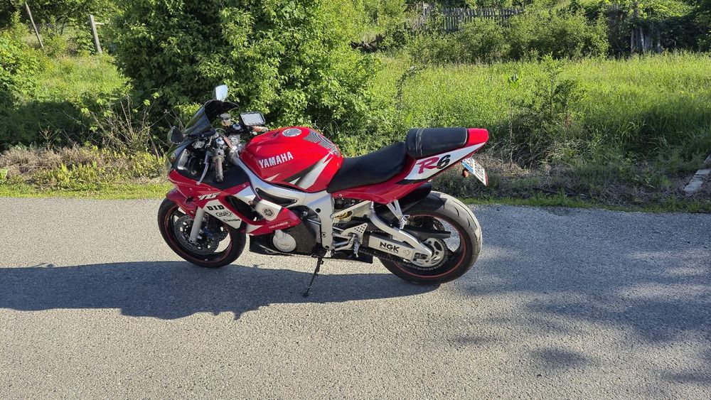 Vând Yamaha R6 2800€