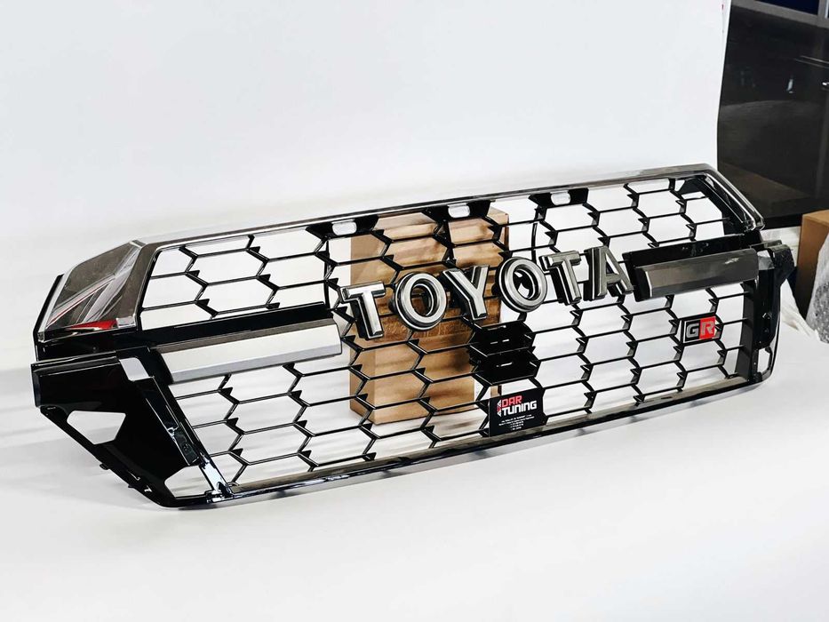 Решетка радиатора на Land Cruiser 200