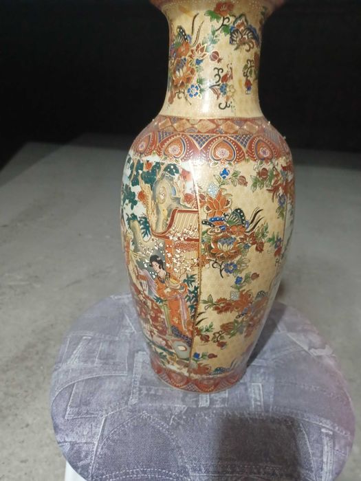 Ваза амфора с китайски интериор