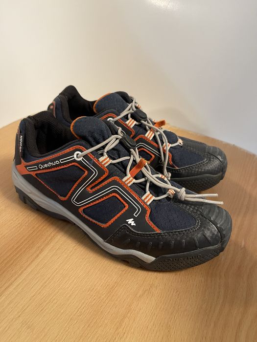 Adidas Quechua marimea 33