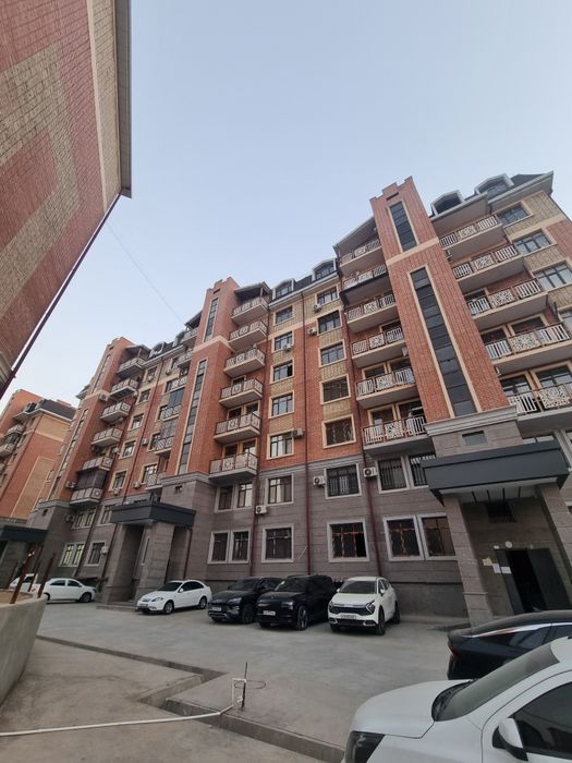 Новостройка 83 м².  3/7/8. Кадастр есть. Паркентский