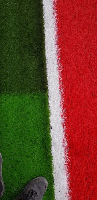 Suniy gazon sotiladi