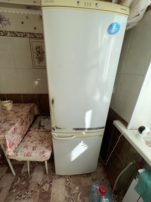 Холодильник Samsung