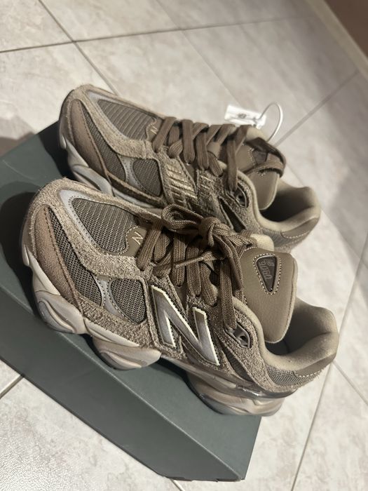 New Balance 9060 Mushroom