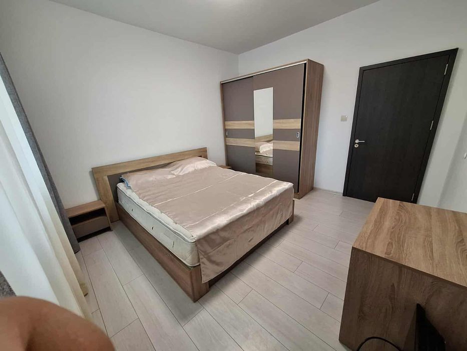 Дава се под наем Тристаен апартамент в Варна, Колхозен пазар - 90 кв.м за 511 € - Снимка #4