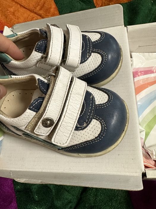 Продам вещи и обувь для малышей до 1 года