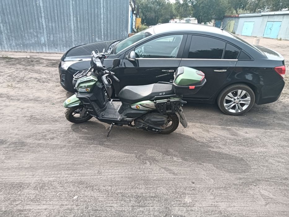 Продаю скутер tank x 7