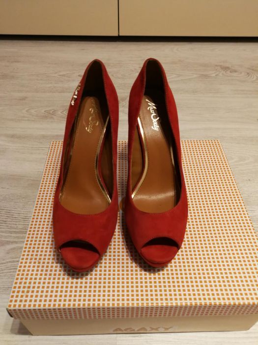 Pantofi eleganti