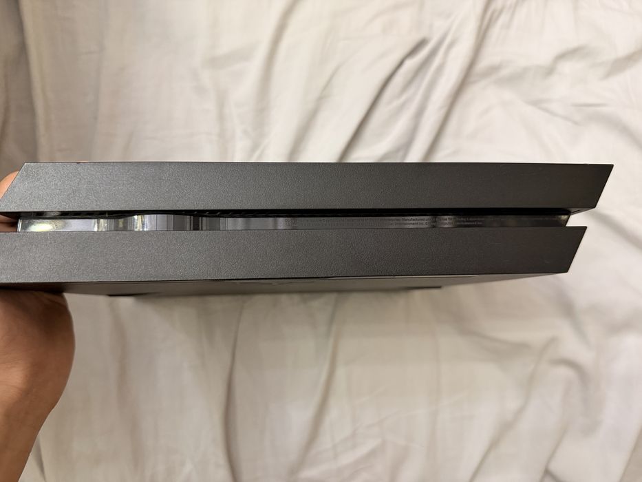 Продаю PlayStation4
