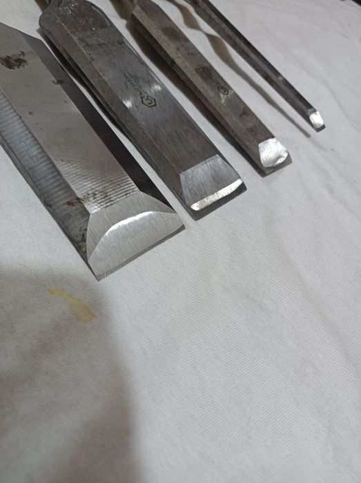 Продам ручной комплект отличных стамесок