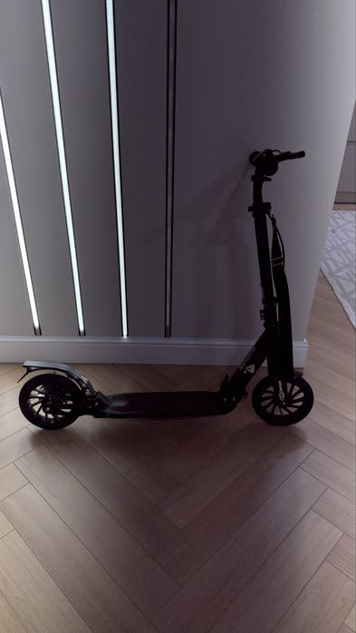 Самокат, подойдет для подарка ребенку