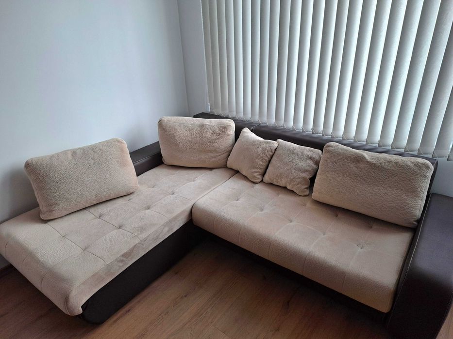 Продавам ъглов диван (Г- Образен) - 243 x 190 см.