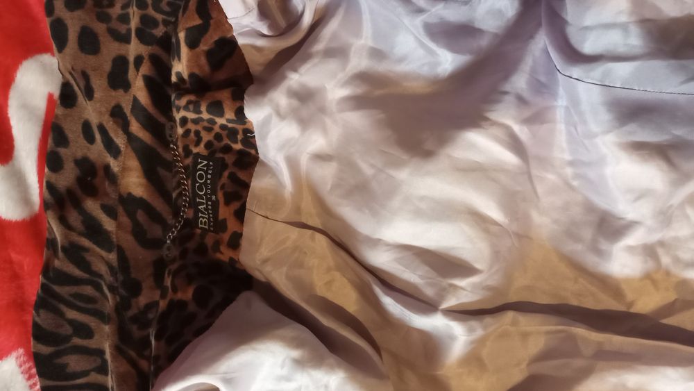 Pardesiu elegant animal print