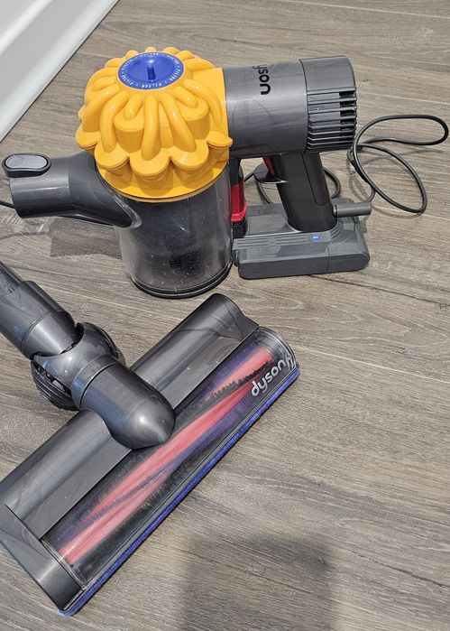 Dyson V6  (SV03)