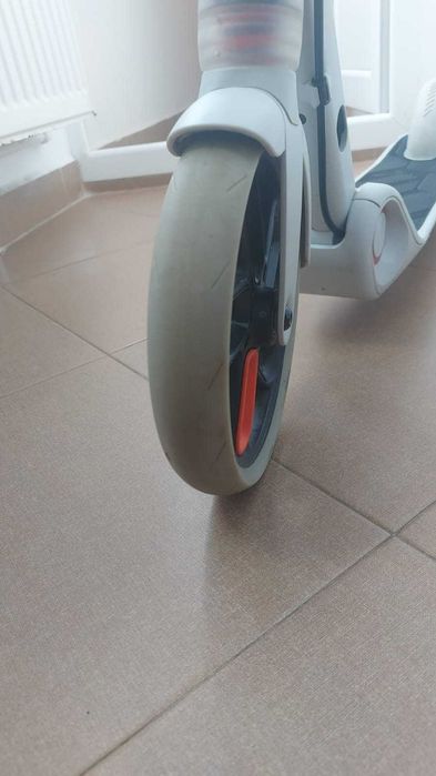 Trotinetă pliabilă, elegantă – stare excelentă!