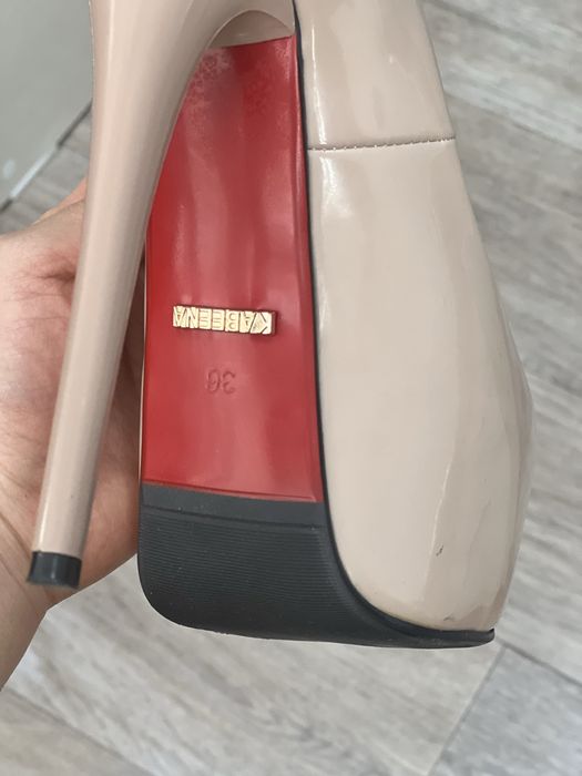 Продам туфли на высоком каблуке!