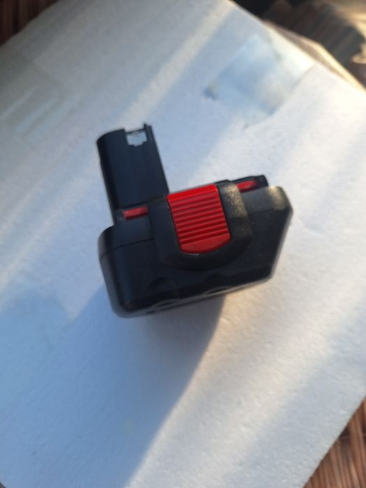 Винтоверт BOSH  със зарядно към него