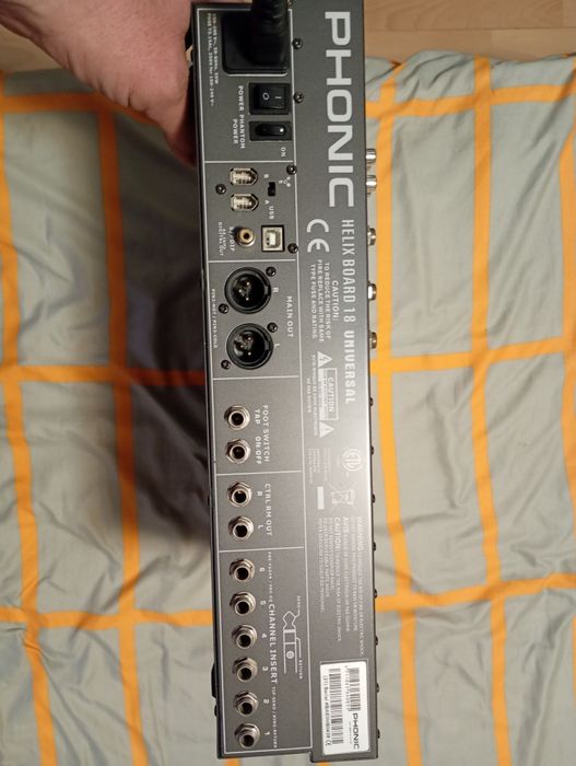 Mixer audio  Phonic Helix Board  18 Universal