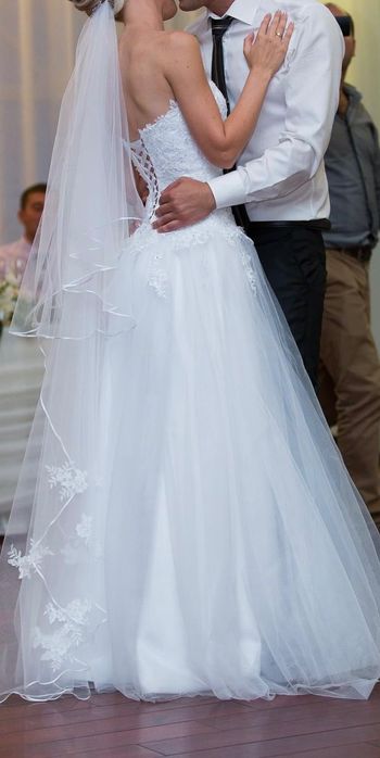 Булчинска рокля и воал