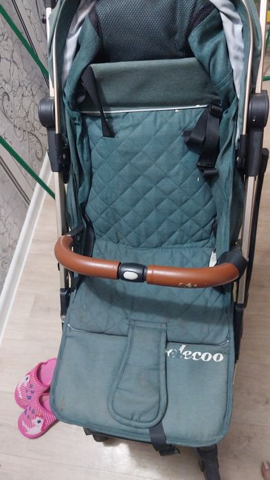 Коляска детская зелёная