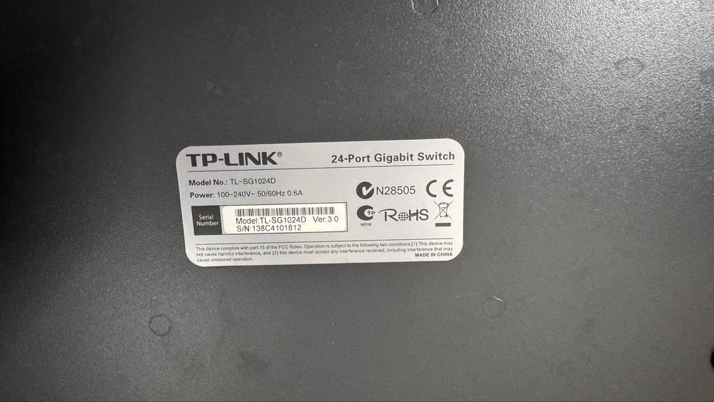 Коммутатор TP-Link 24 порта + патч-панель с кабелями