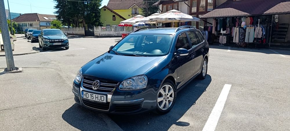 Ofer spre vânzare Volkswagen Golf Variant (combi/break) 1.9 TDI în stare foarte bună!