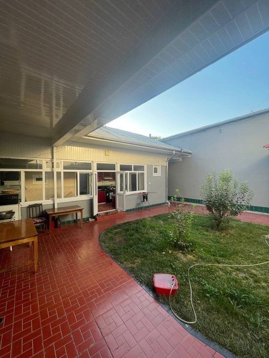 uy sotiladi yog bozorida manzil NBU bank arqasi soy buyida yulga yaqin