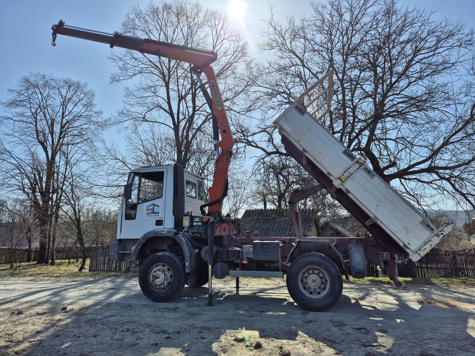Camion Iveco Eurocargo 4x4 basculabil cu macara