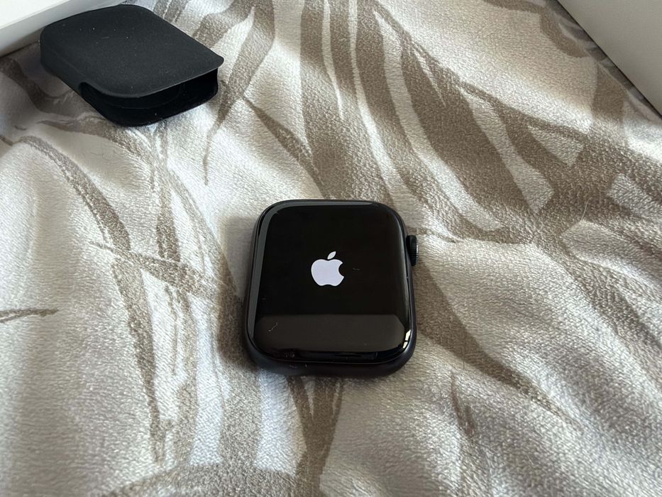 Apple watch 8 45mm 100% battery