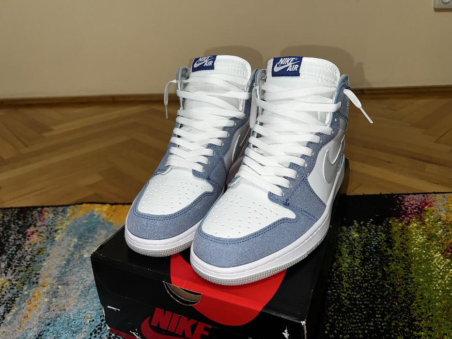 Jordan 1 Retro High OG Hyper Royal