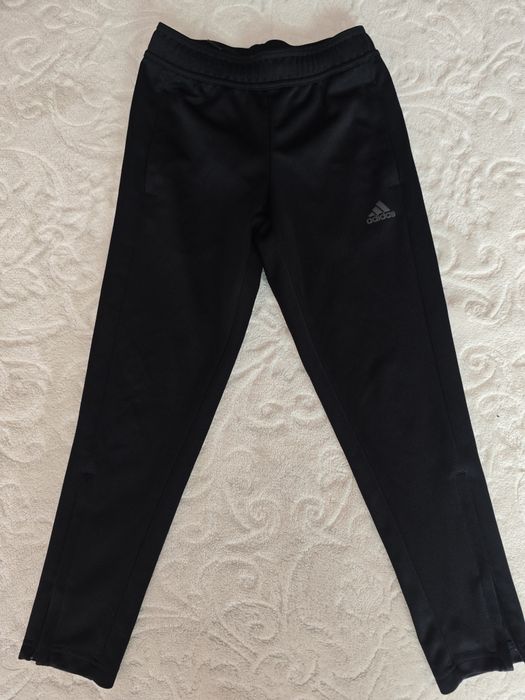 Спортен екип  Adidas 128