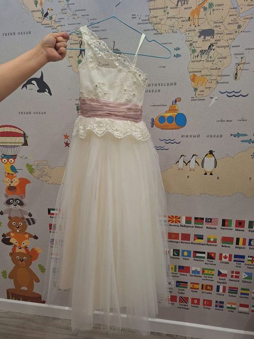 Продам платье для девочки