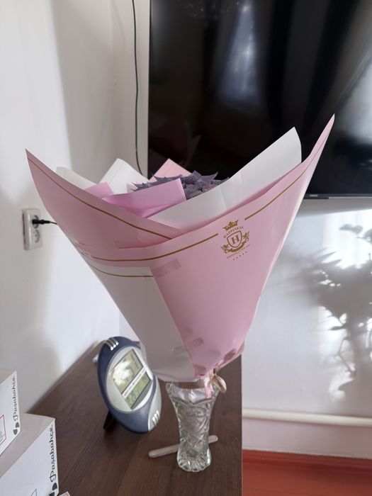 Сувенирный букет 10 мыңдықпен