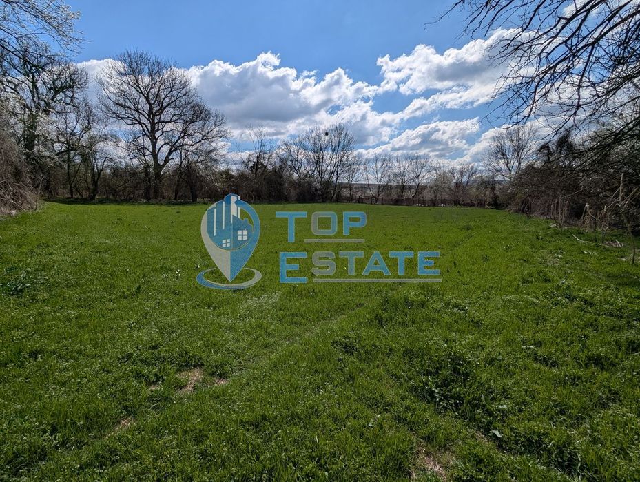 Къща с голям двор и кладенец в село Благоево, област Велико Търново